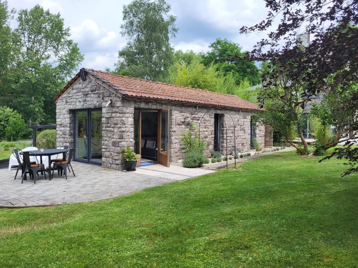Out & Lodge Les Spirous Les Géronsarts Buitenkant foto